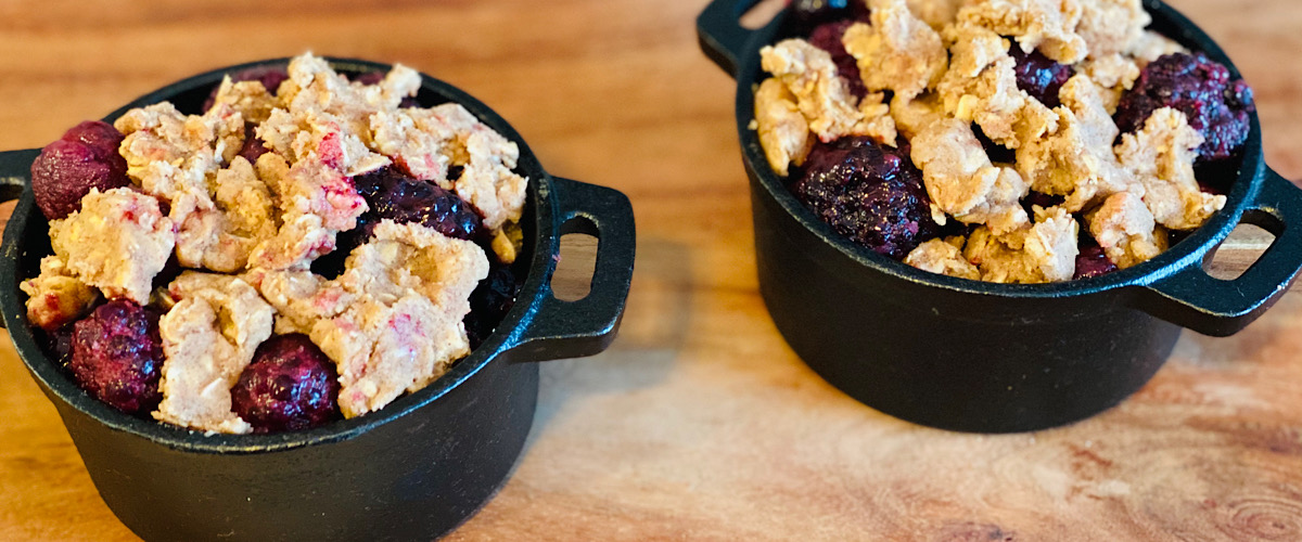 Mini Dutch Oven Mixed Berry Fruit Crisp